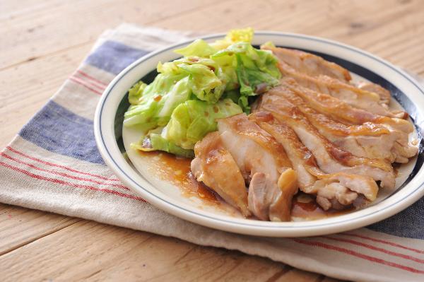鶏もも肉のさっぱりレンジ煮の盛り付け例