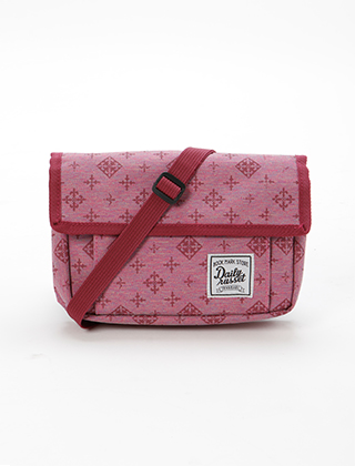 モノグラムプリントショルダーポーチ