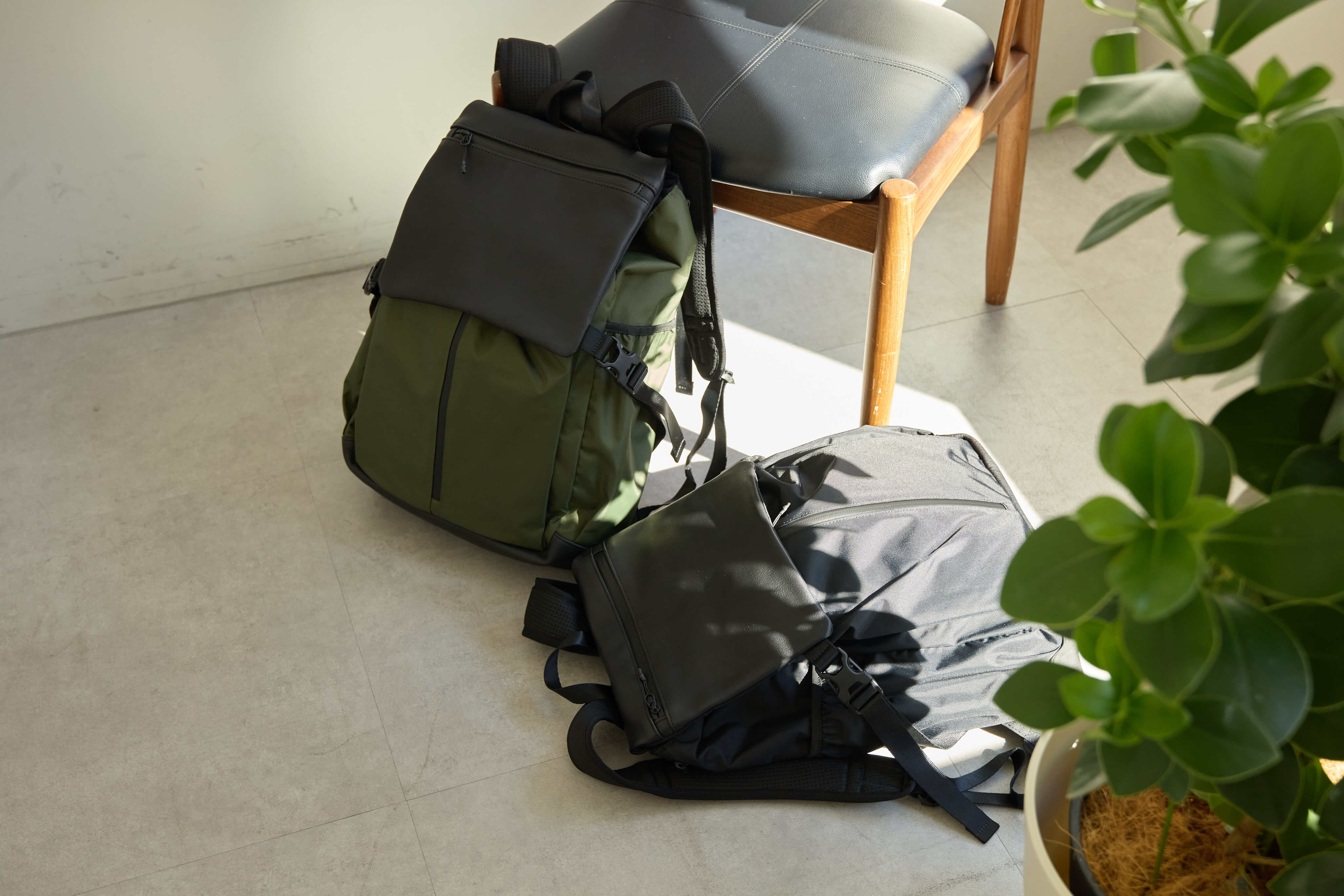 ニューレザーコンビライトリュックが並んだバナー画像