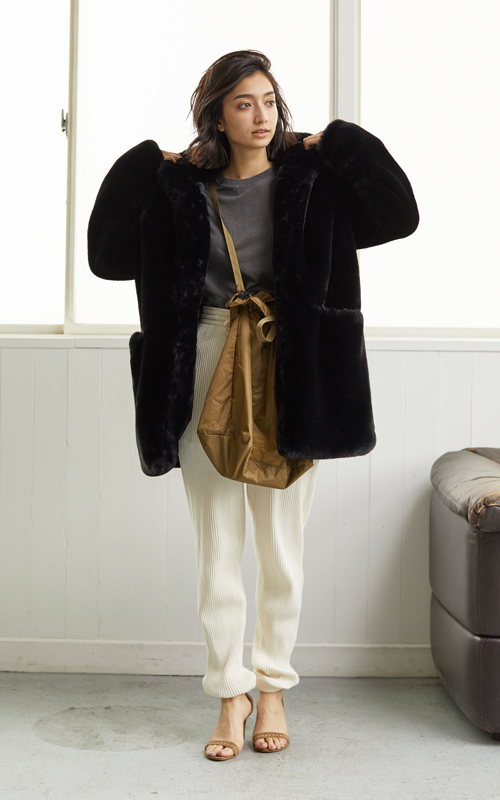 APPARIS HOOD COAT STYLING 2