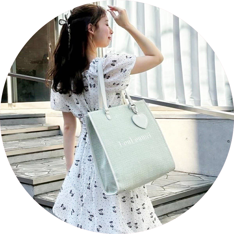 ハートチャーム付きトートバッグ(LouLoumei)