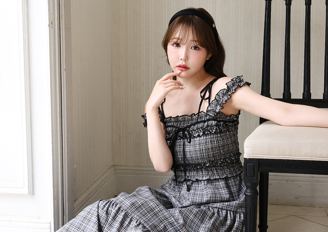 背中あき配色リボンシャーリングロングワンピ
