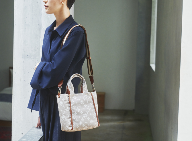 2wayトートバッグ M size〈コットンジャガード〉使用イメージ
