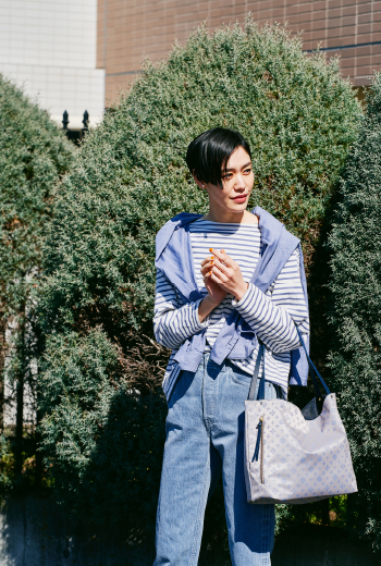 リバーシブルトートバッグ使用イメージ2