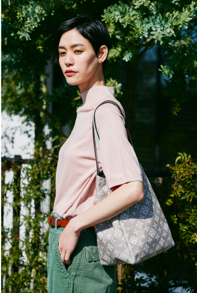 バイカラーペンシルトートバッグ⟨コットンジャガード⟩使用イメージ