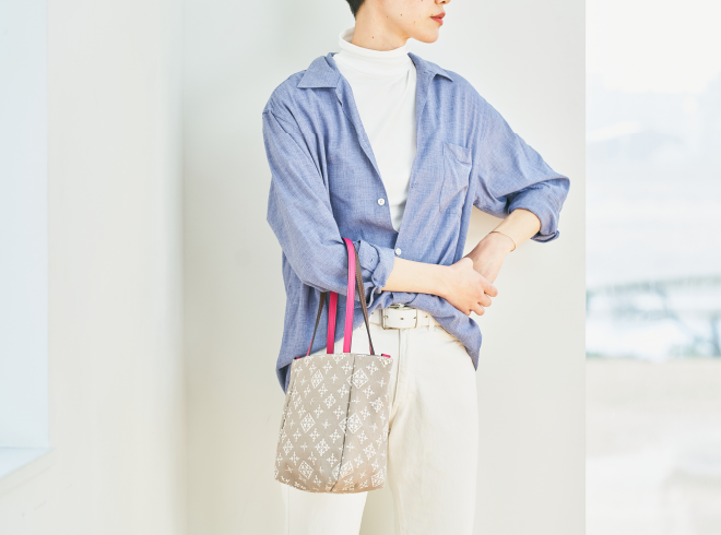 バイカラーペンシルミニトートバッグ⟨コットンジャガード⟩使用イメージ